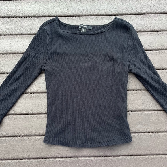 Forever 21 Cropped Black Long Sleeve Top - Picture 1 of 4